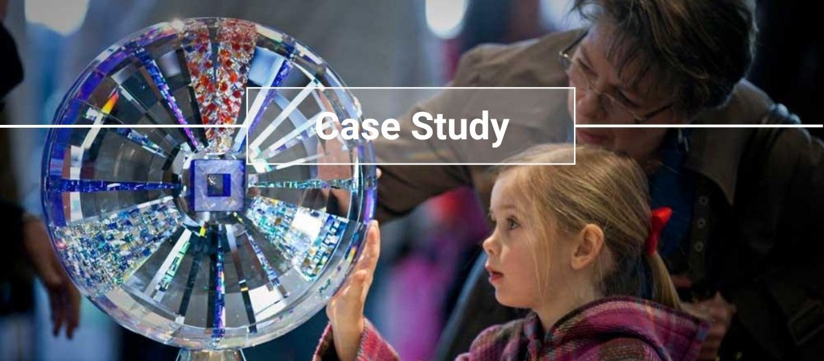 Designing digital signage to serve as a cultural docent