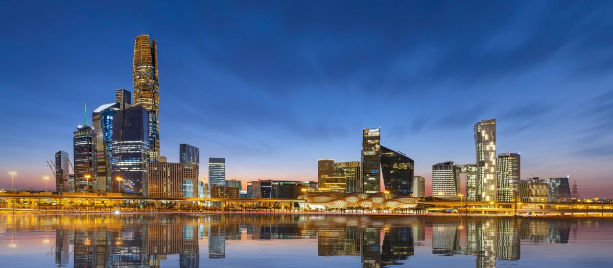 Transforming FM through data, AI & human insight 