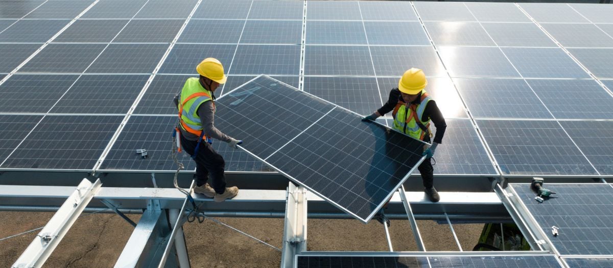 Electricity prices have outpaced inflation since 2022, putting increasing pressure on organizations already facing higher costs. Concurrently, facility managers are seeking ways to balance the need for a stable, more affordable energy supply while meeting their sustainability goals. 